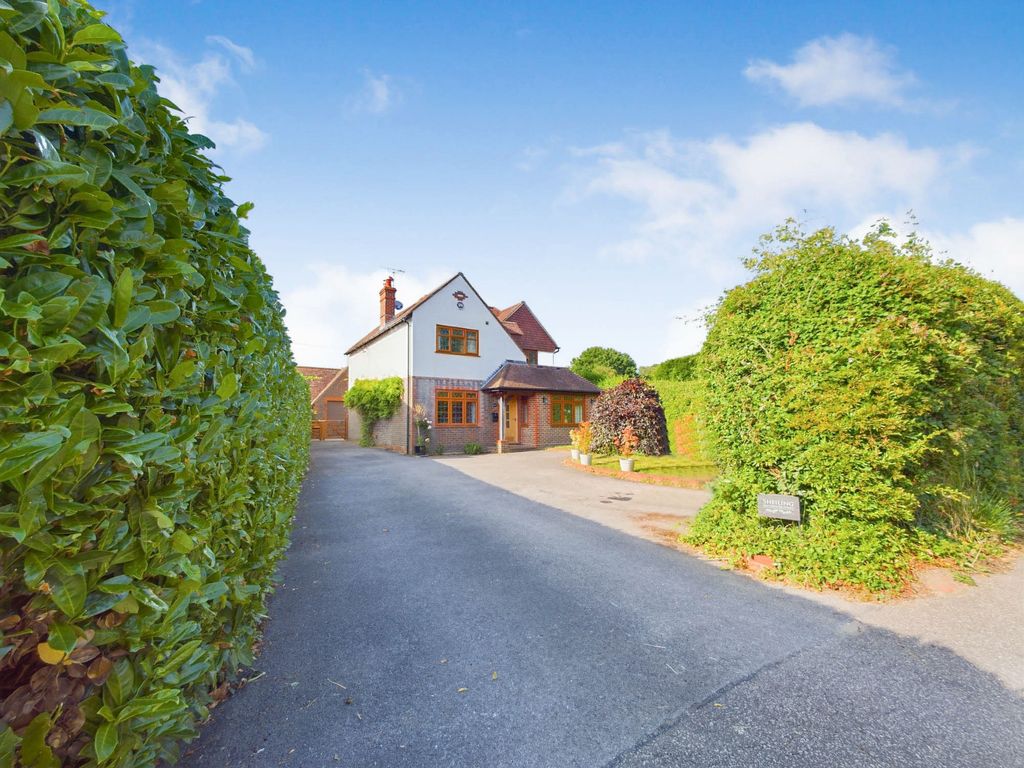 4 bed detached house for sale in Southwater Street, Southwater, Horsham