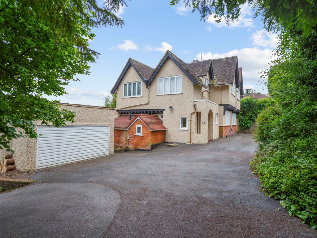 5 bed detached house for sale in Burntwood Lane, Caterham CR3, £975,000