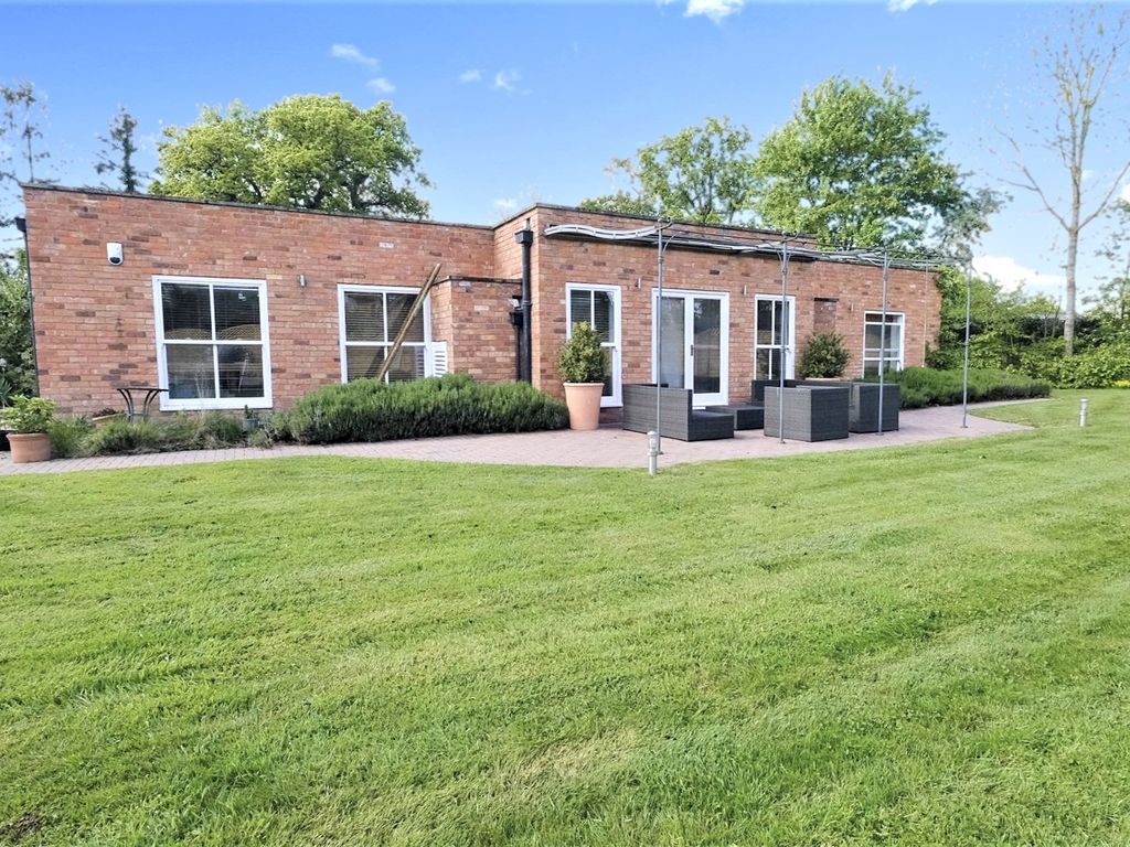 4 bed bungalow for sale in Wootton Green Lane, Balsall Common, Coventry