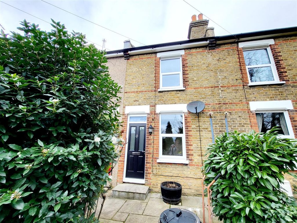 2 bed terraced house to rent in Swanley Lane, Swanley BR8, £1,450 pcm