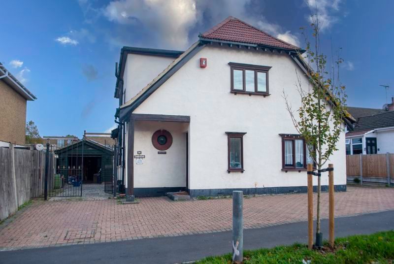 4 bed detached house for sale in Colemans Avenue, WestcliffOnSea SS0