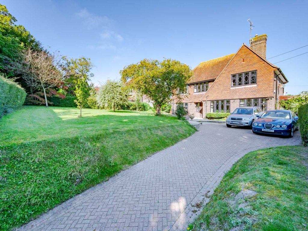 4 bed detached house for sale in Ratton Drive, Eastbourne BN20, £