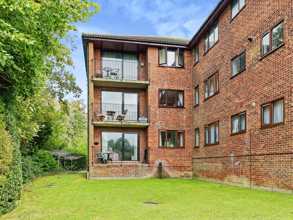 1 bed flat for sale in London Road, River, Dover, Kent CT16, £160,000