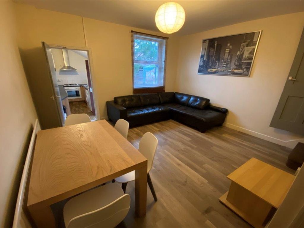 4 bed semidetached house to rent in City Road, Dunkirk NG7, £1,993 pcm