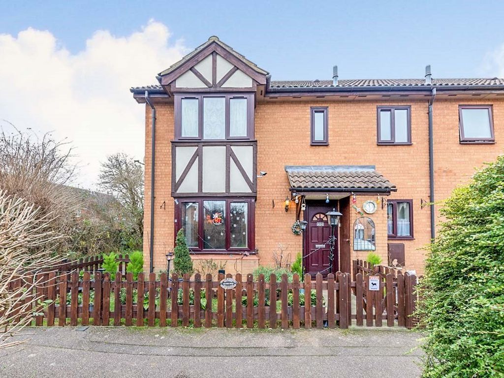 2 bed detached house to rent in Ramerick Gardens, Arlesey, Bedfordshire