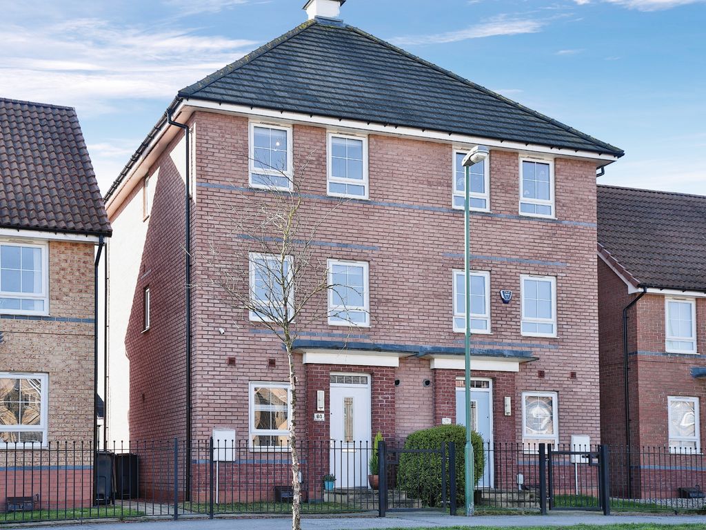 4 bed semidetached house for sale in Richmond Lane, Kingswood, Hull