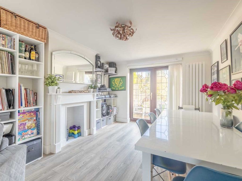 3 bed semidetached house for sale in Ray Lea Close, Maidenhead SL6, £