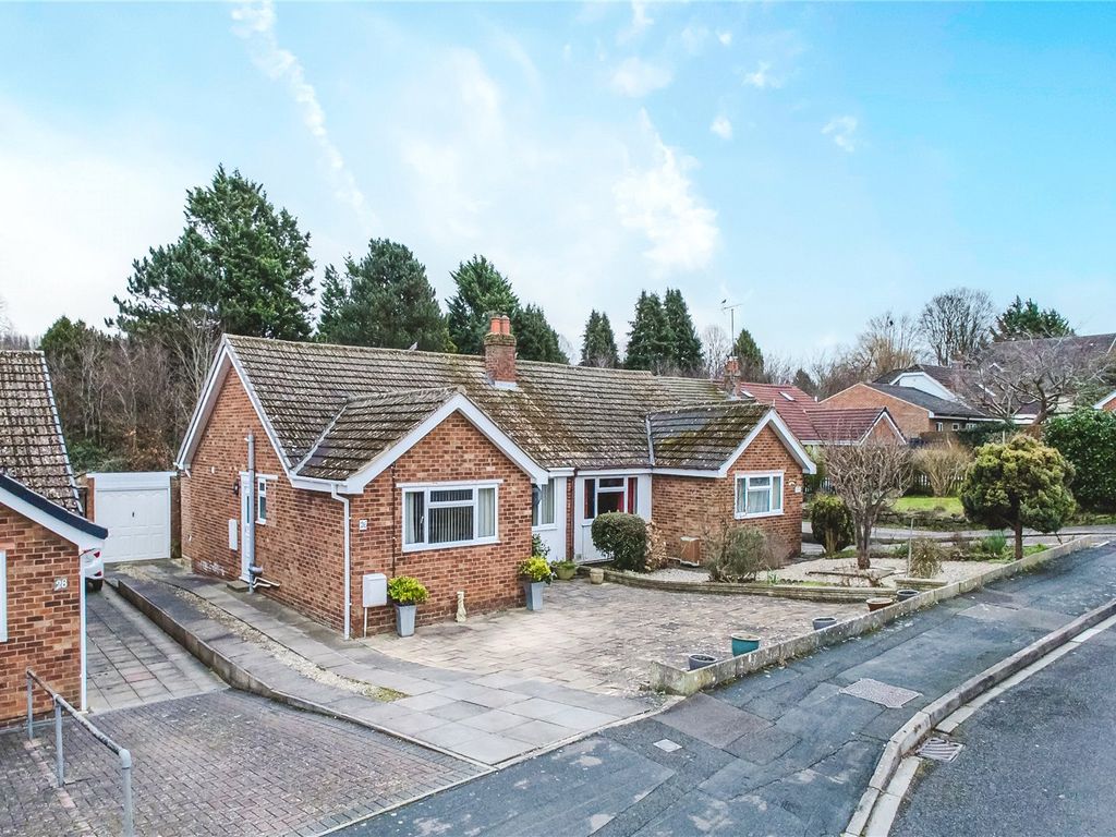 3 bed bungalow for sale in Avenue, Greenmeadow, Swindon