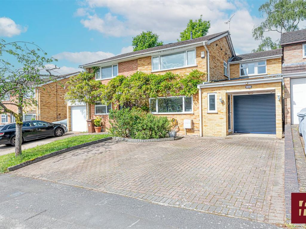 3 bed semidetached house for sale in Oak Avenue, Owlsmoor, Sandhurst