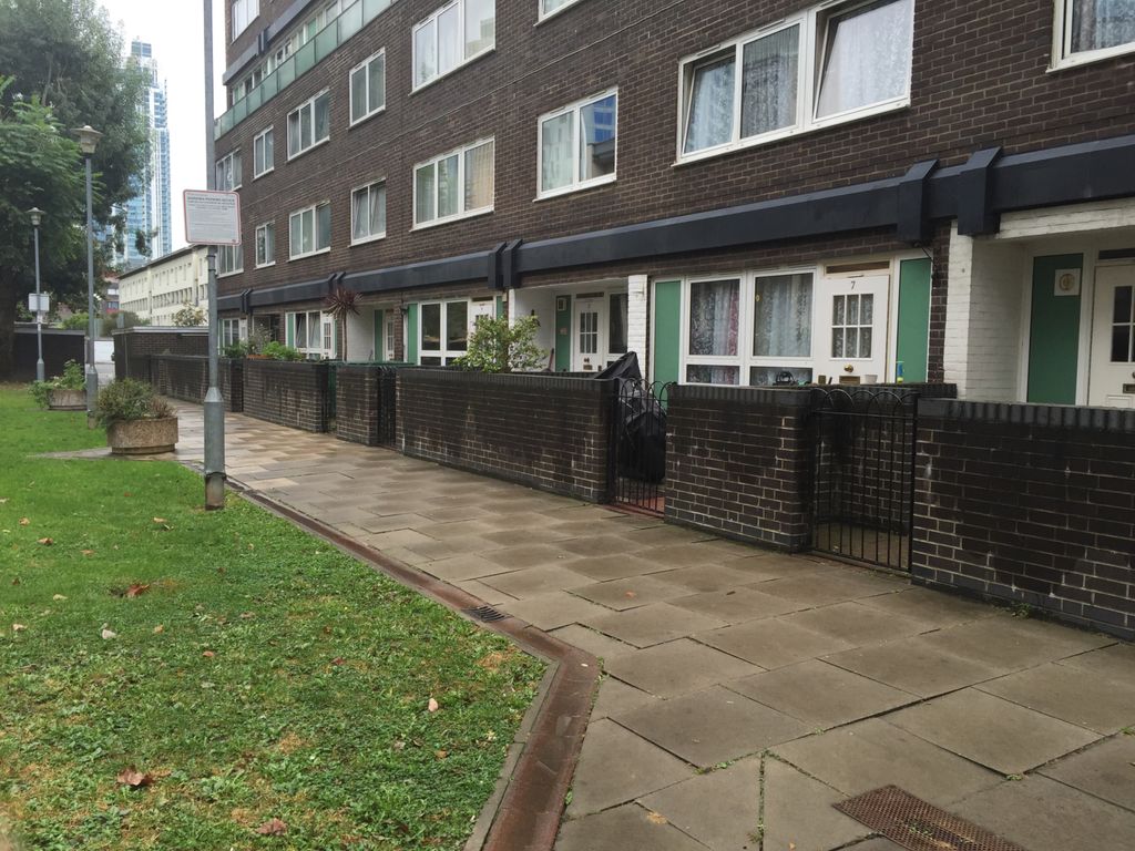 4 bed terraced house for sale in Byng Street, London E14, £500,000 Zoopla