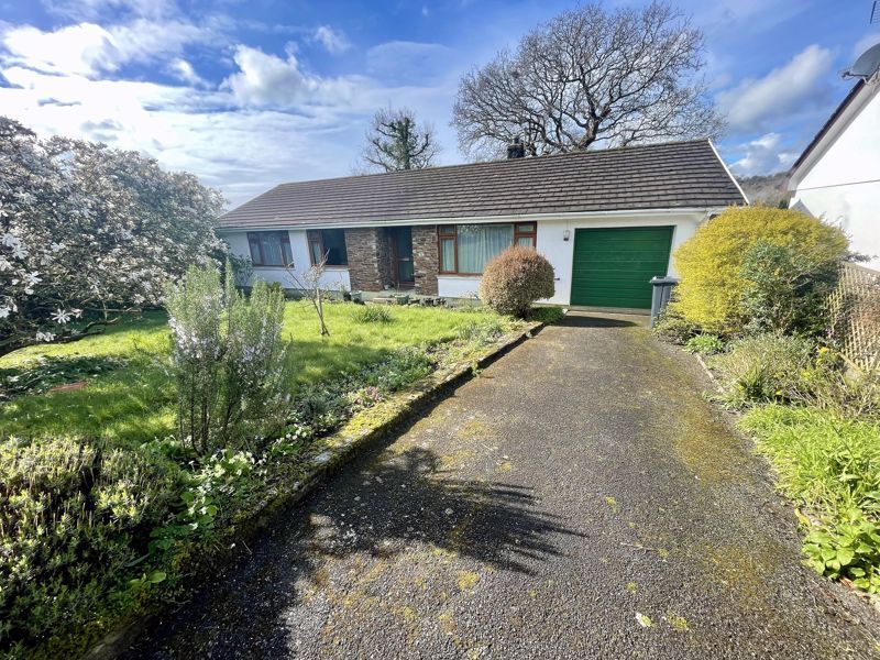 3 bed bungalow for sale in Reeds Park, Lostwithiel PL22, £400,000 Zoopla