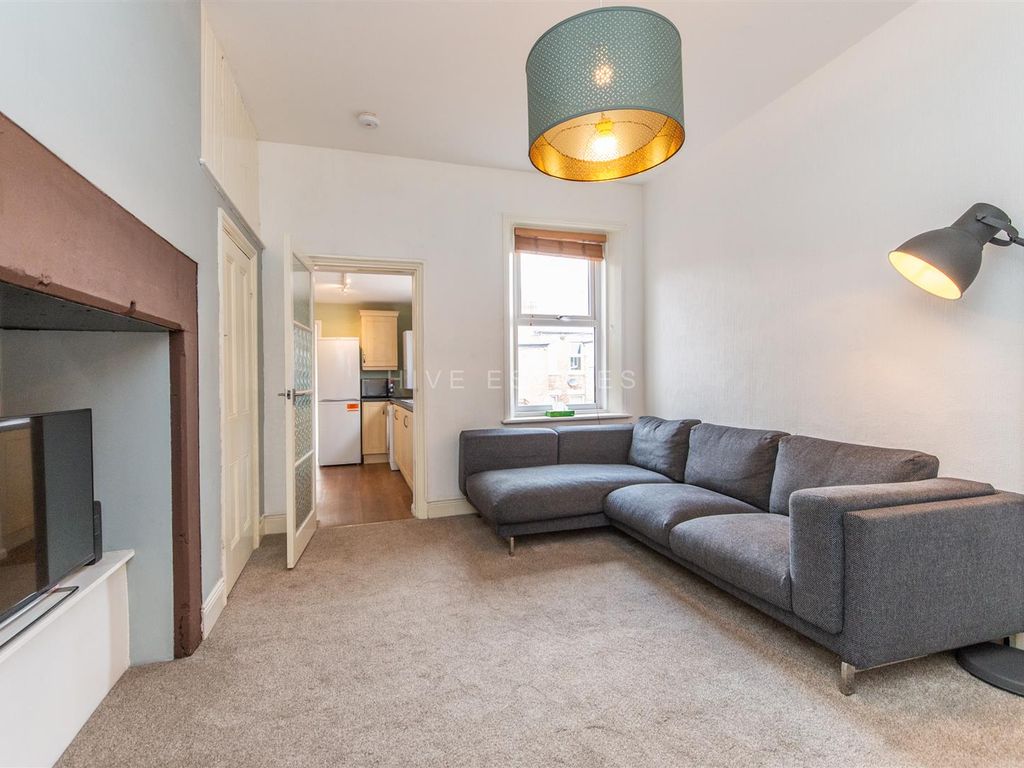 3 bed flat to rent in Helmsley Road, Sandyford, Newcastle Upon Tyne NE2