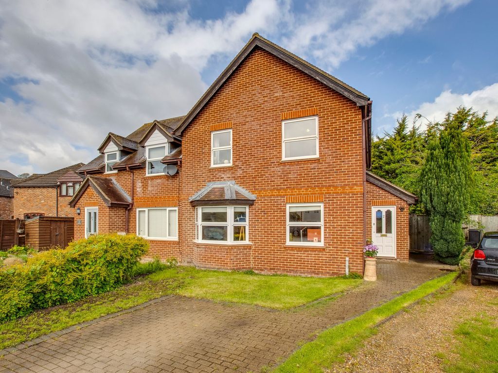4 bed semidetached house for sale in Walnut Grove, Wooburn Green HP10