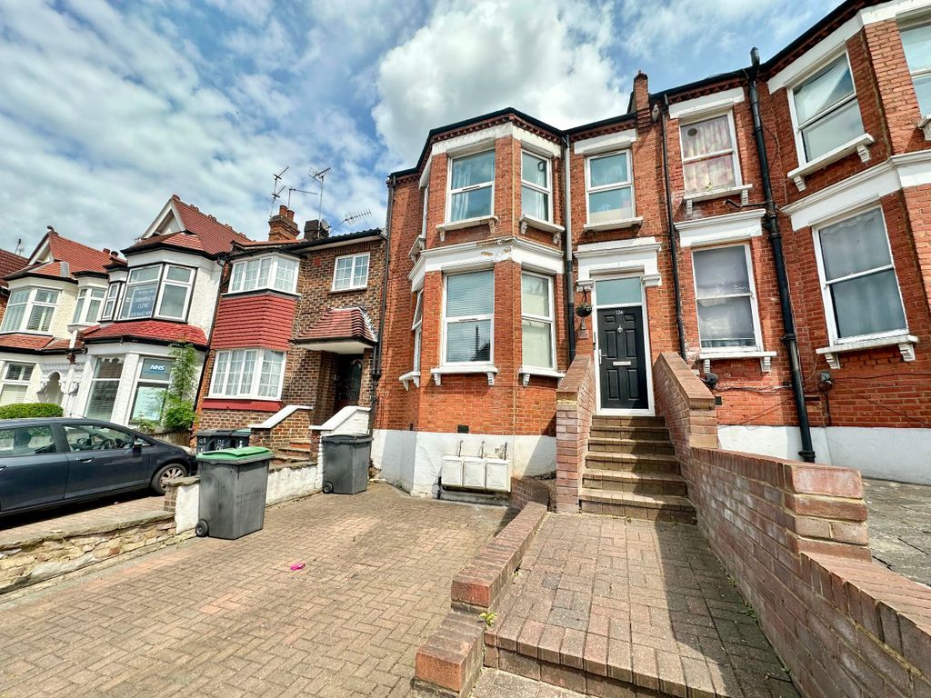 2 bed flat to rent in Colney Hatch Lane N10, London Zoopla