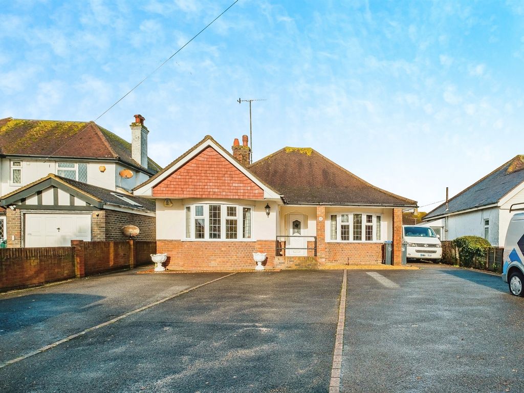 3 bed detached bungalow for sale in Littlehampton Road, Worthing BN13