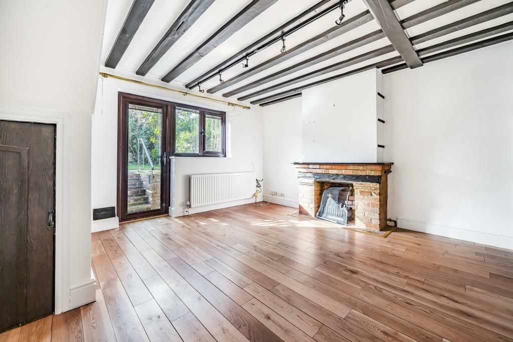 2 bed property for sale in Red Lion Way, Wooburn Green, High