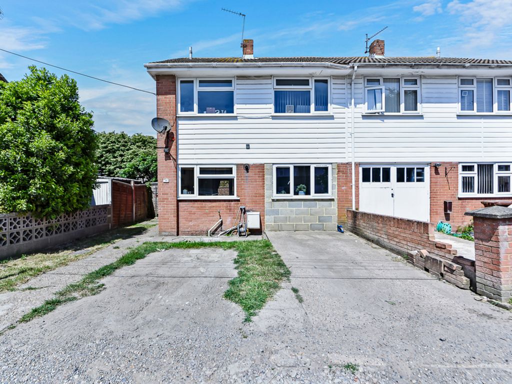 4 bed semidetached house for sale in Millcroft Road, Cliffe, Rochester