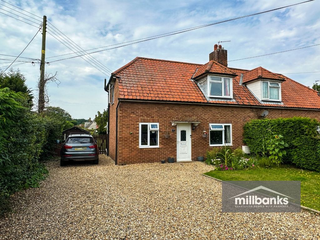 3 bed semidetached house for sale in Jubilee Avenue, East Harling
