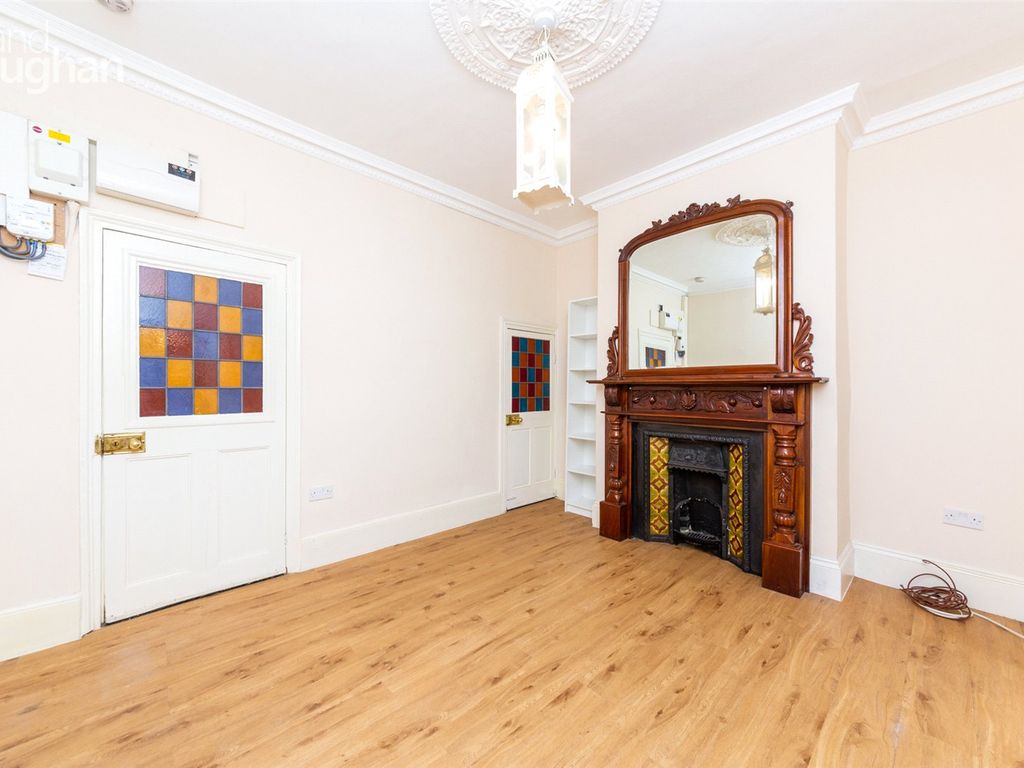 1 bed flat to rent in Cliffe High Street, Lewes, East Sussex BN7, £