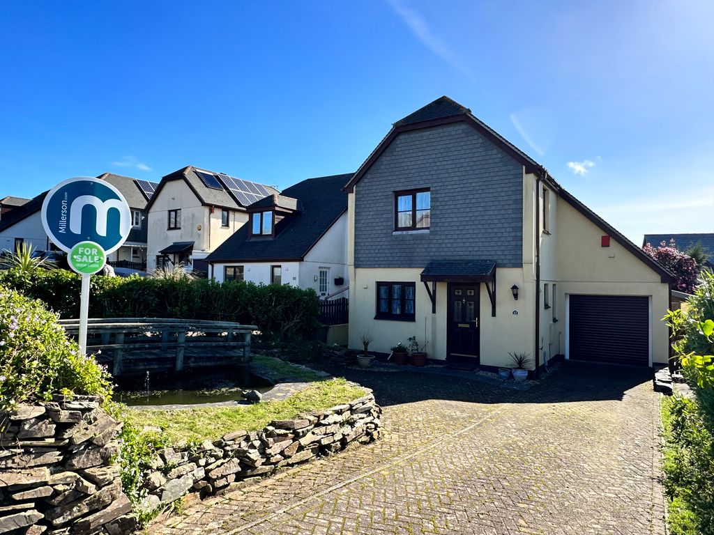3 bed detached house for sale in Mount Pleasant Close, Camborne TR14