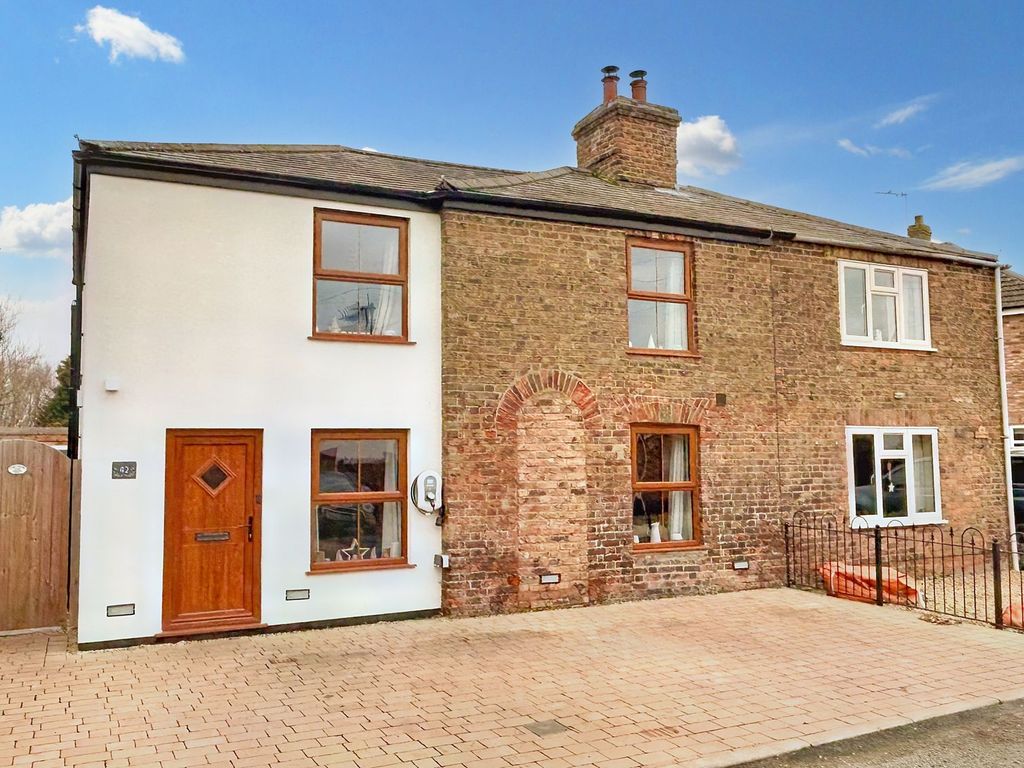 4 bed semidetached house for sale in Popes Lane, Terrington St