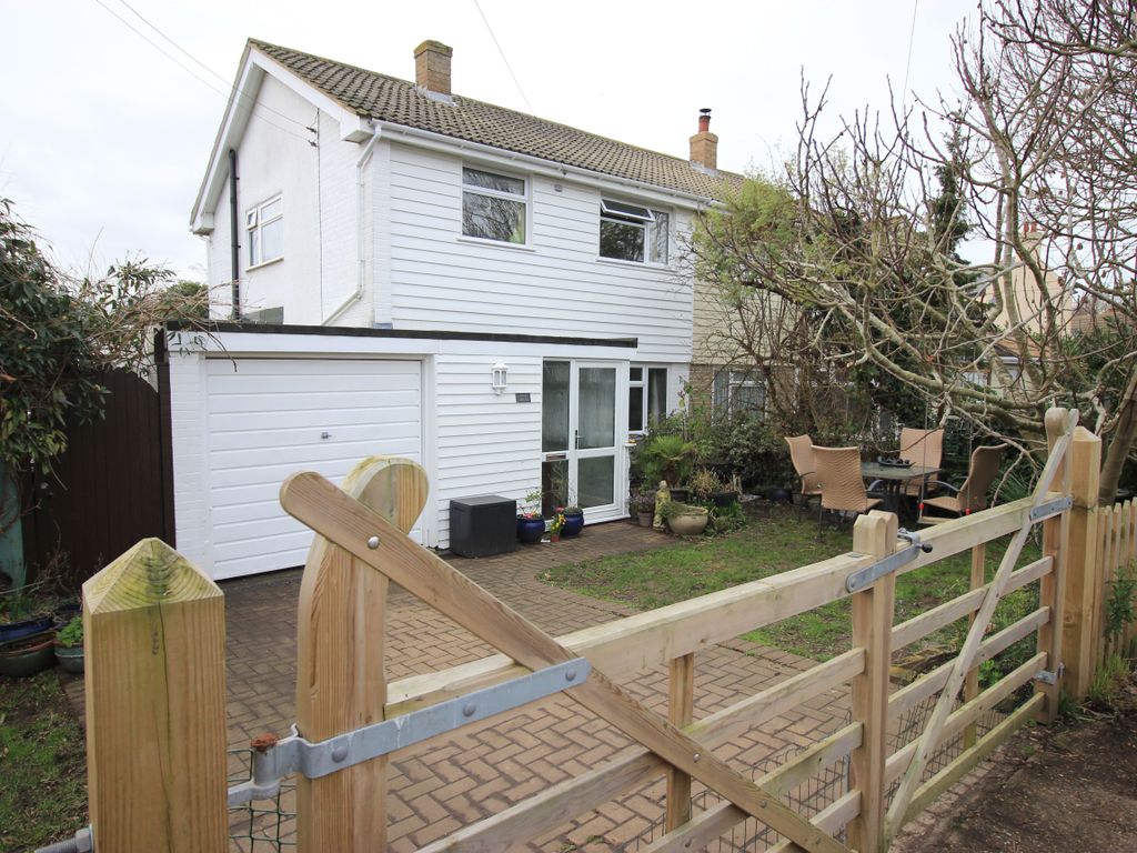3 bed semidetached house for sale in Lane, Marshside, Canterbury