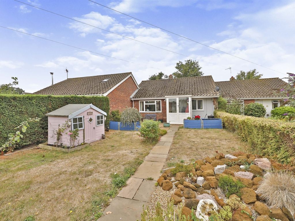 2 bed semidetached bungalow for sale in Elm Close, North Elmham