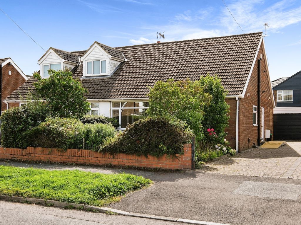 2 bed semidetached bungalow for sale in Red Hall Way, Leeds LS14, £