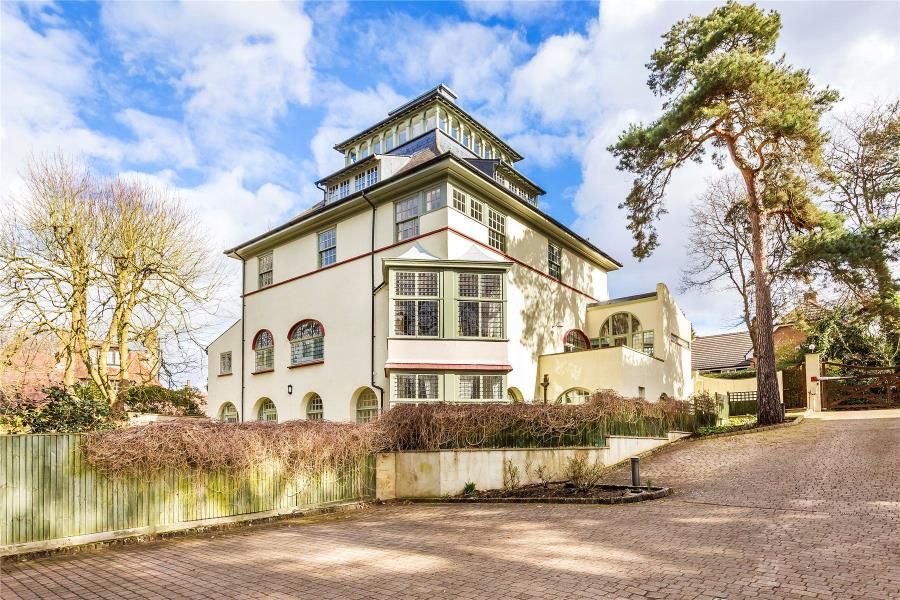 2 bed flat to rent in The Ridge, Woking GU22 Zoopla