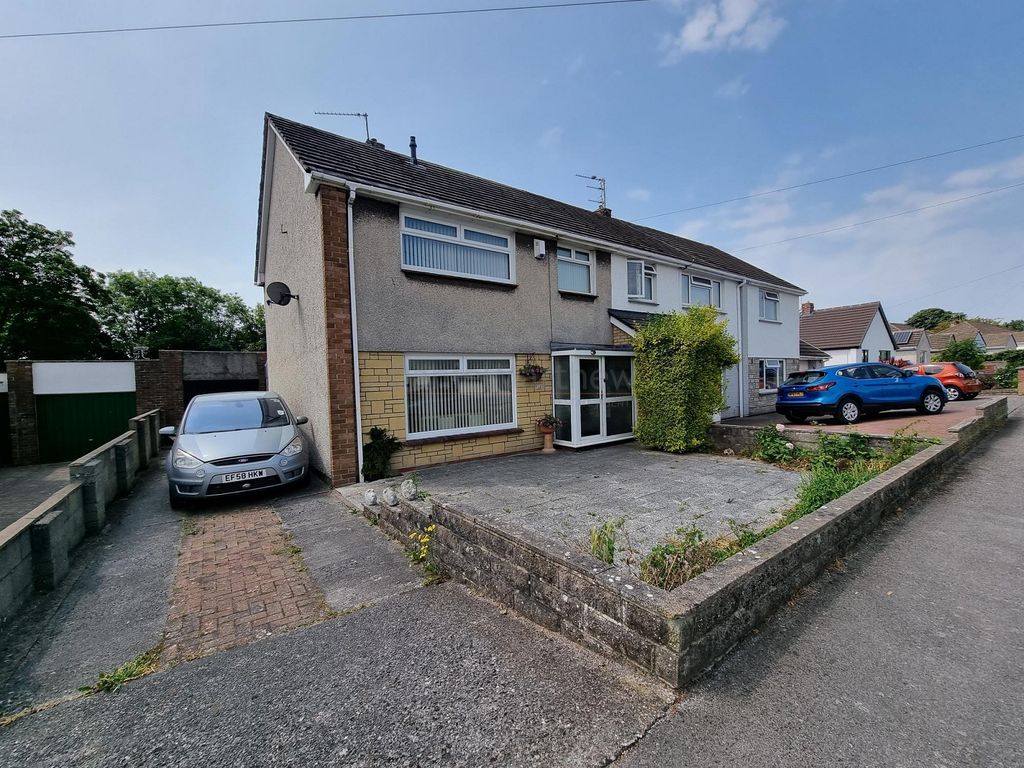 3 bed semidetached house for sale in Fairfield Rise, Llantwit Major