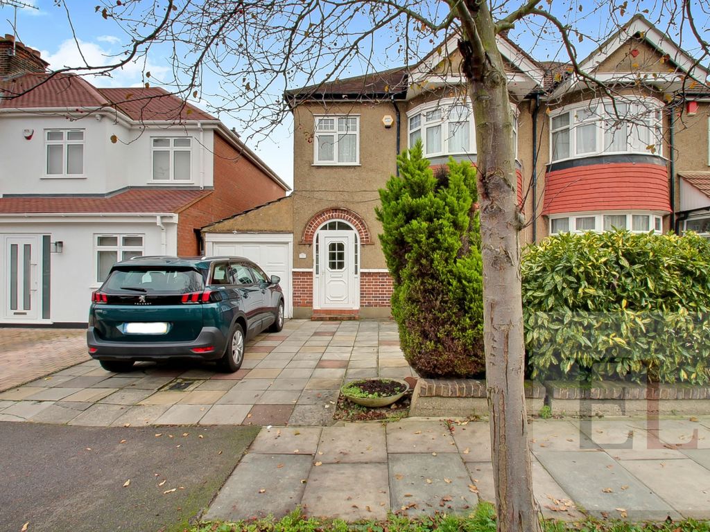 3 bed semidetached house for sale in Romney Drive, Harrow HA2, £