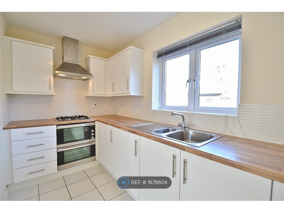 2 bed flat to rent in Topper Street, Cambridge CB4 Zoopla