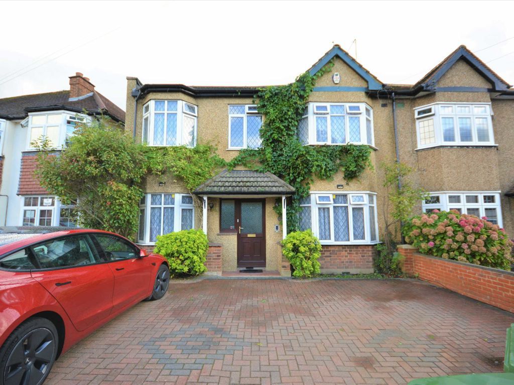 6 bed semidetached house to rent in College Road, Harrow Weald, Harrow