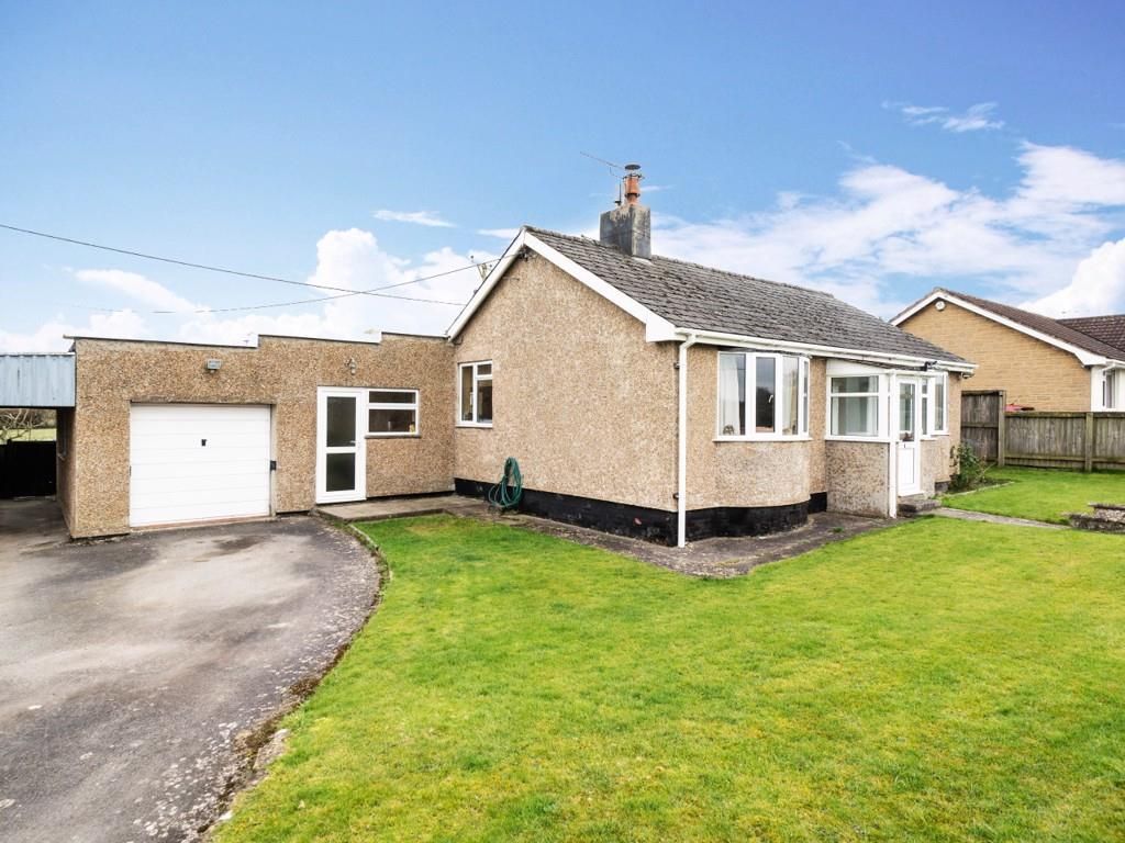 3 bed detached bungalow for sale in Barrows Hill, East Chinnock, Yeovil