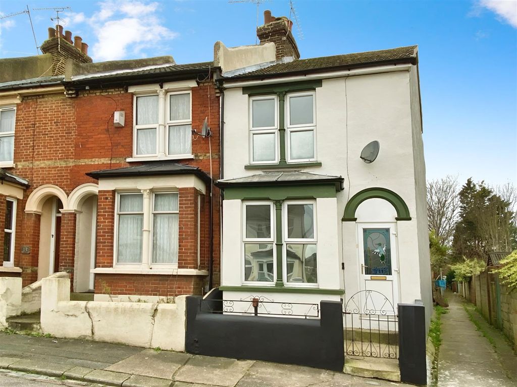 3 bed end terrace house for sale in Clarence Avenue, Rochester ME1, £290,000 Zoopla
