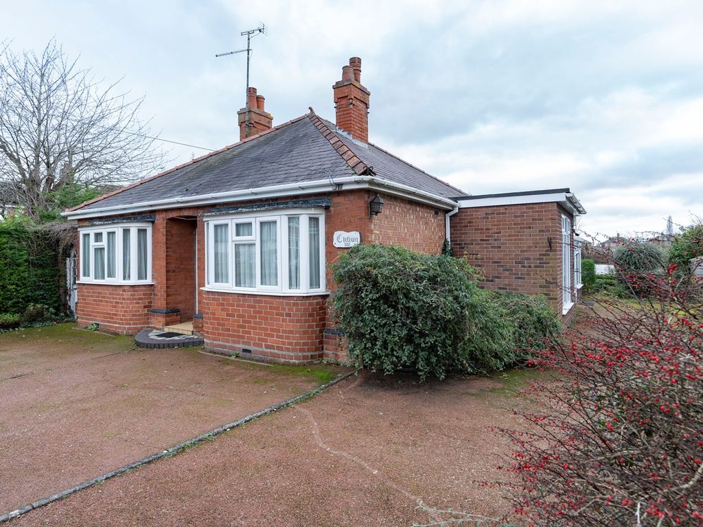3 bed detached bungalow for sale in South Parade, Boston PE21, £230,000