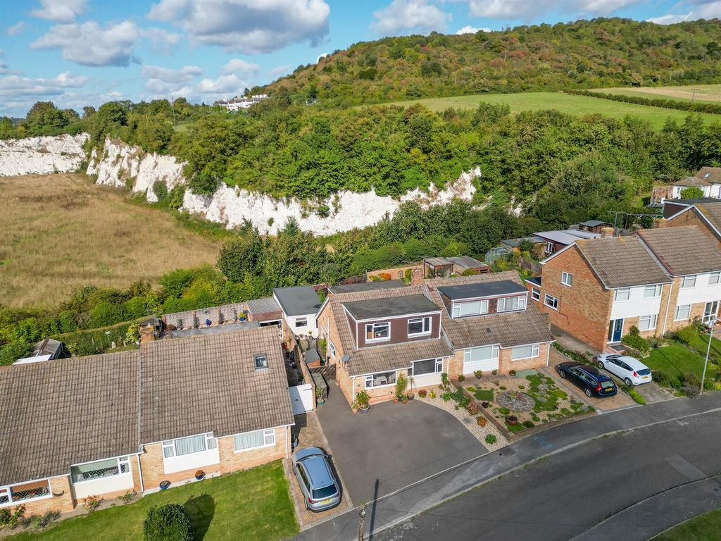 4 bed semidetached house for sale in Downs View, Burham, Rochester ME1