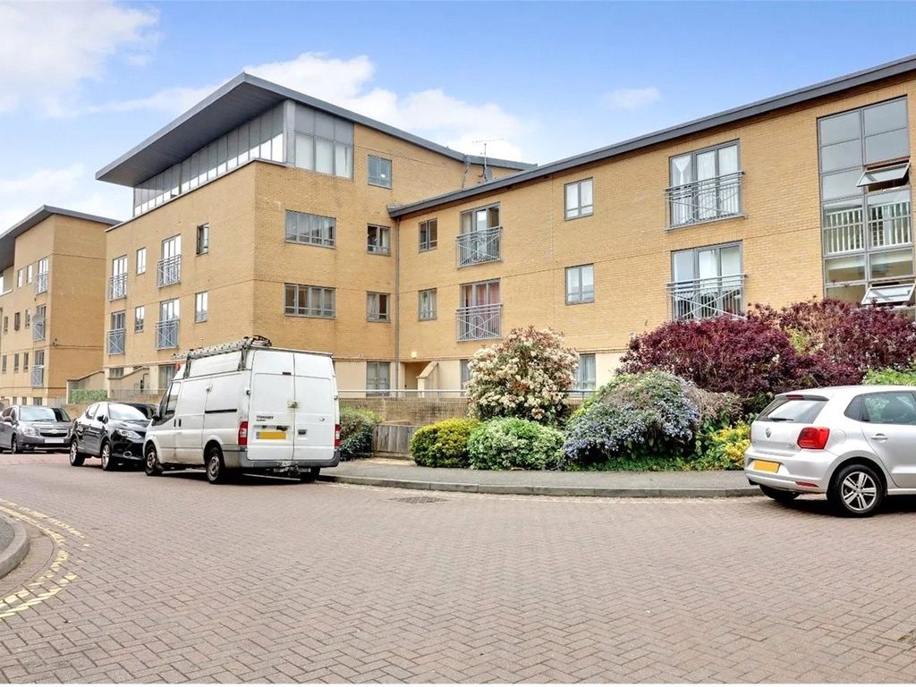 2 bed flat for sale in Sovereign Place, Harrow HA1 Zoopla