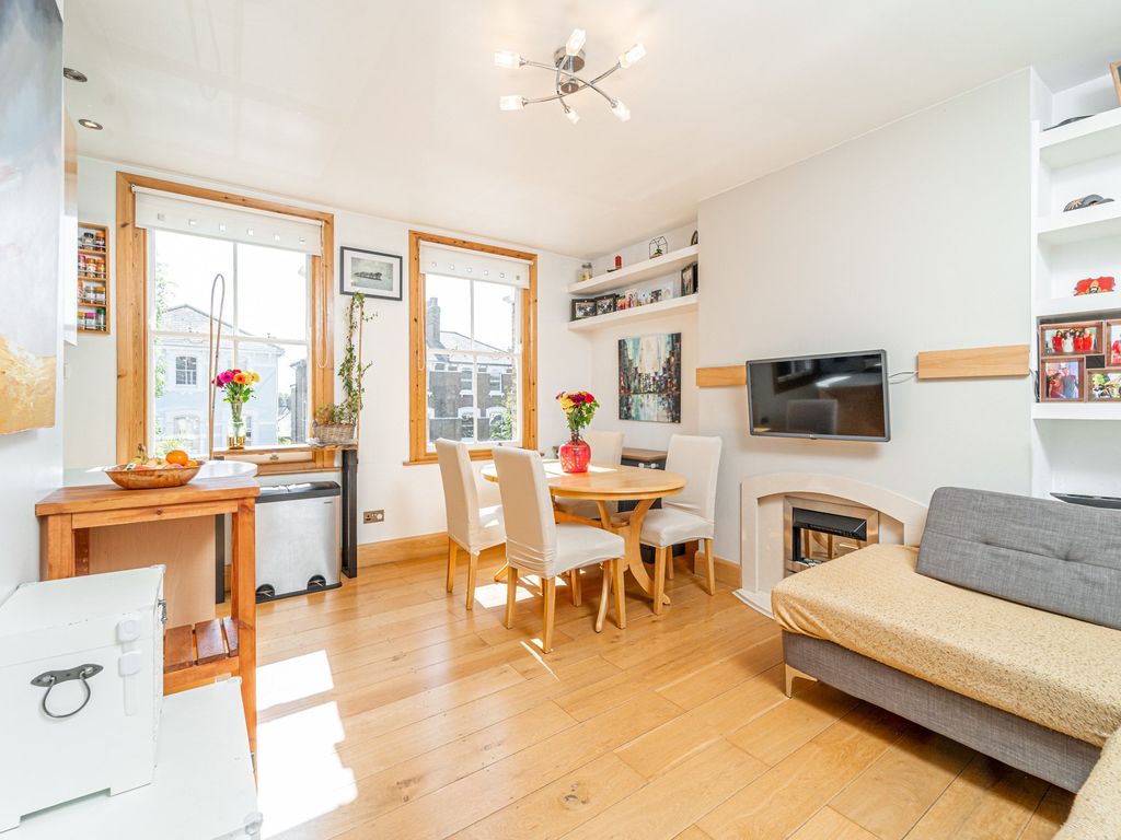 3 bed flat for sale in Ashley Road, London N19, £600,000 Zoopla