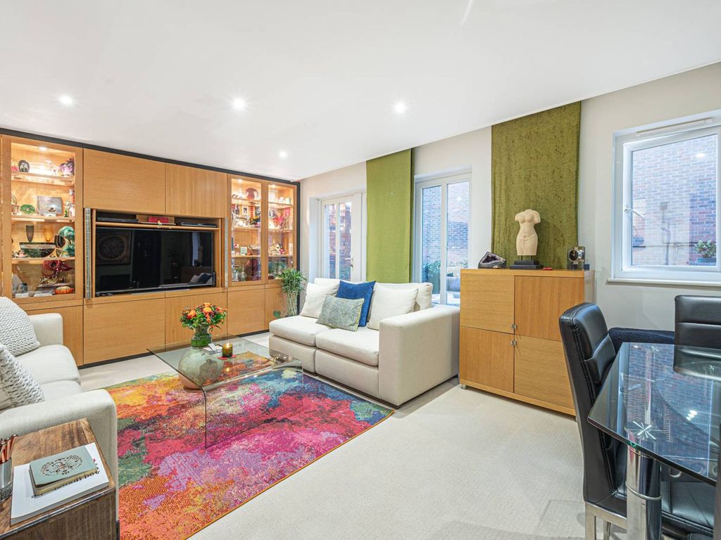 2 bed flat for sale in Spencer Walk, Hampstead, London NW3, £1,350,000