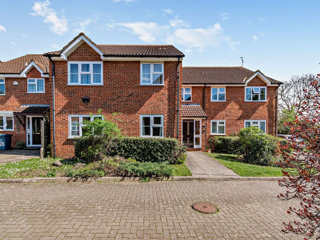 2 bed flat for sale in Copperfield Court, Copperfield Way, Pinner HA5