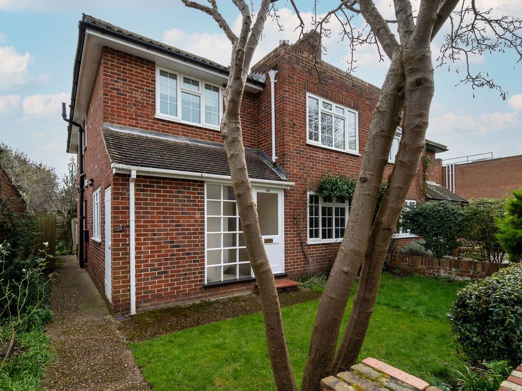 2 bed to rent in Boileau Road, Castelnau, London SW13, £