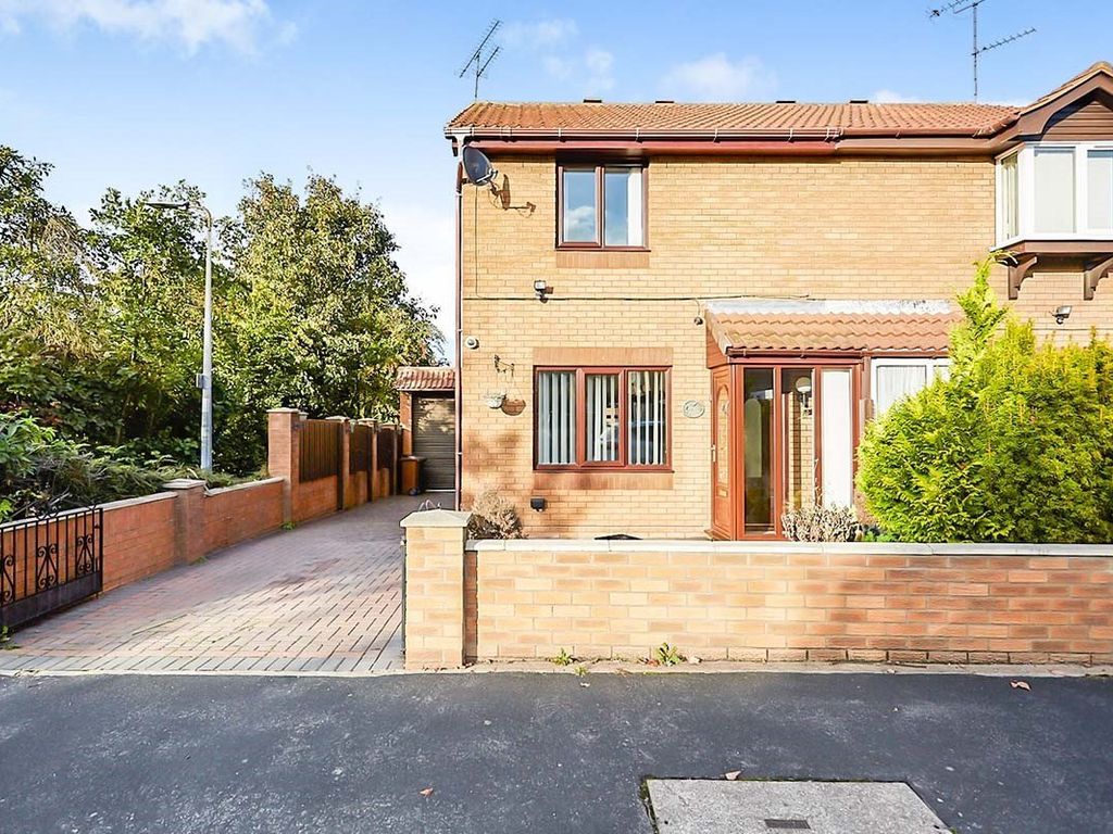 3 bed semidetached house to rent in Fossdale Close, Hull, East