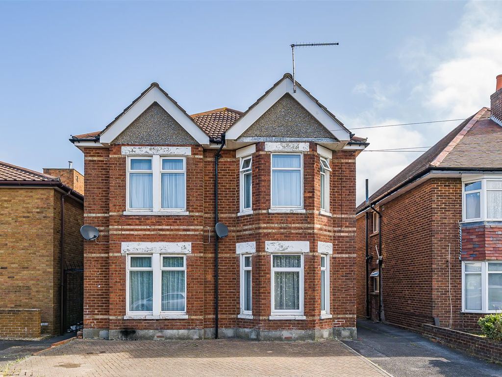 2 bed flat for sale in Alma Road, Winton, Bournemouth BH9 Zoopla