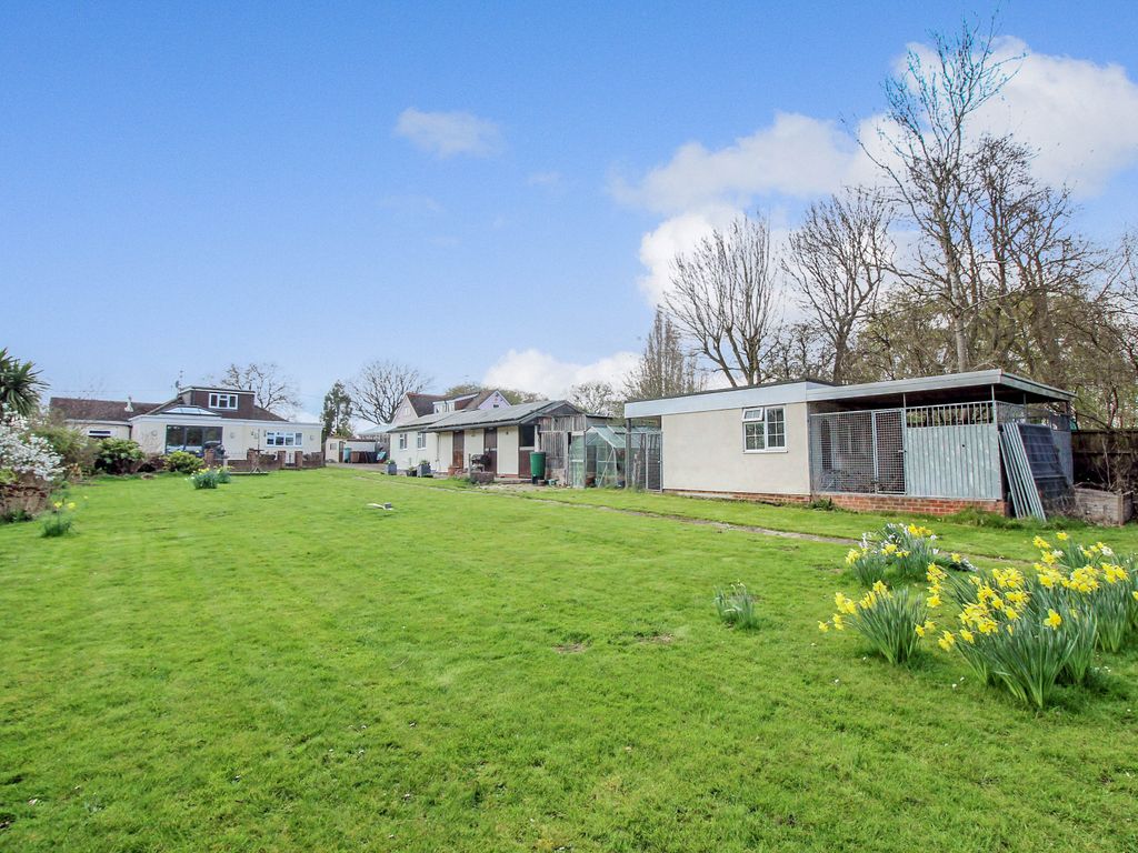 5 bed detached house for sale in South Hanningfield Way, Runwell