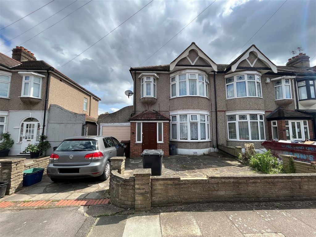 4 bed end terrace house to rent in Ashburton Avenue, Ilford IG3 Zoopla