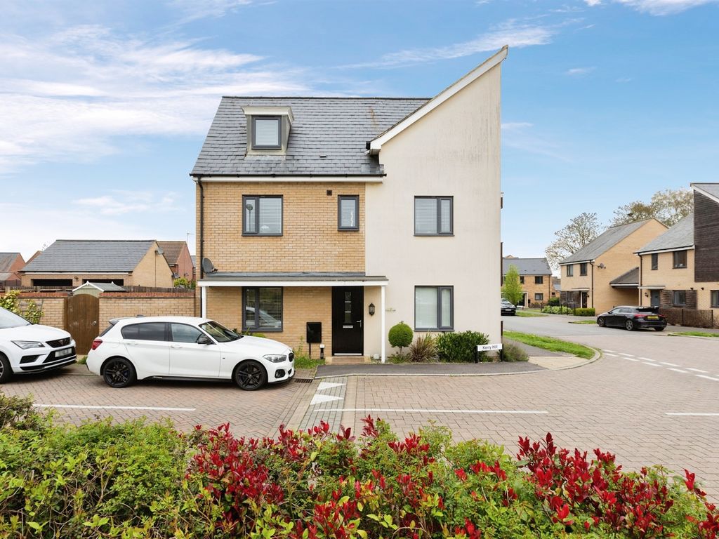 4 bed town house for sale in Kerry Hill, Oakridge Park, Milton Keynes