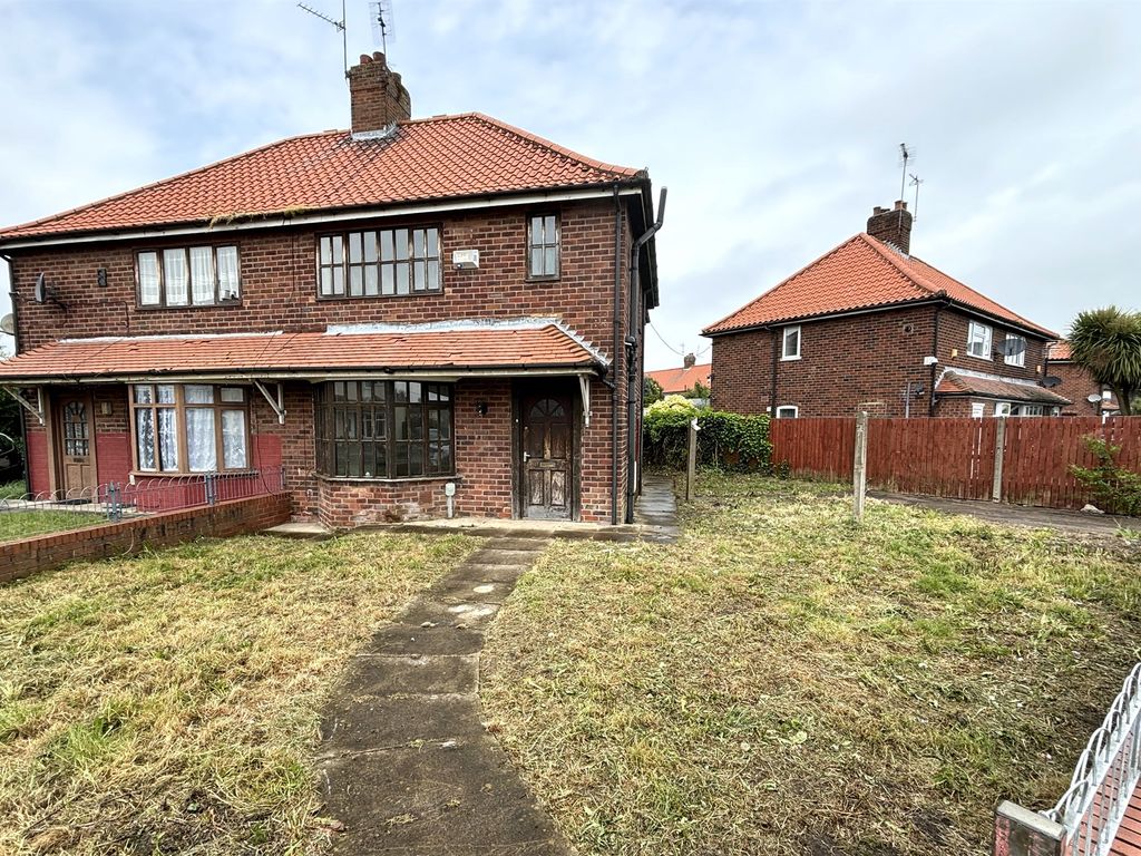 3 bed semidetached house for sale in 18th Avenue, Hull HU6, £45,000