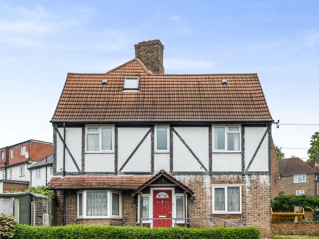 4 bed semidetached house for sale in Headcorn Road, Downham, Bromley