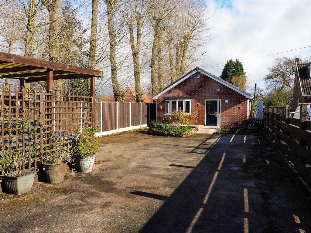 3 bed bungalow for sale in Moor Road, Bestwood Village, Nottingham